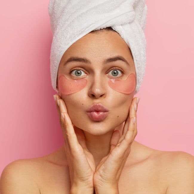 Paga RD$1,999 en vez de RD$5,499 por un protocolo integral para ojeras de 3 citas en RR Estetic Center — imagen 1