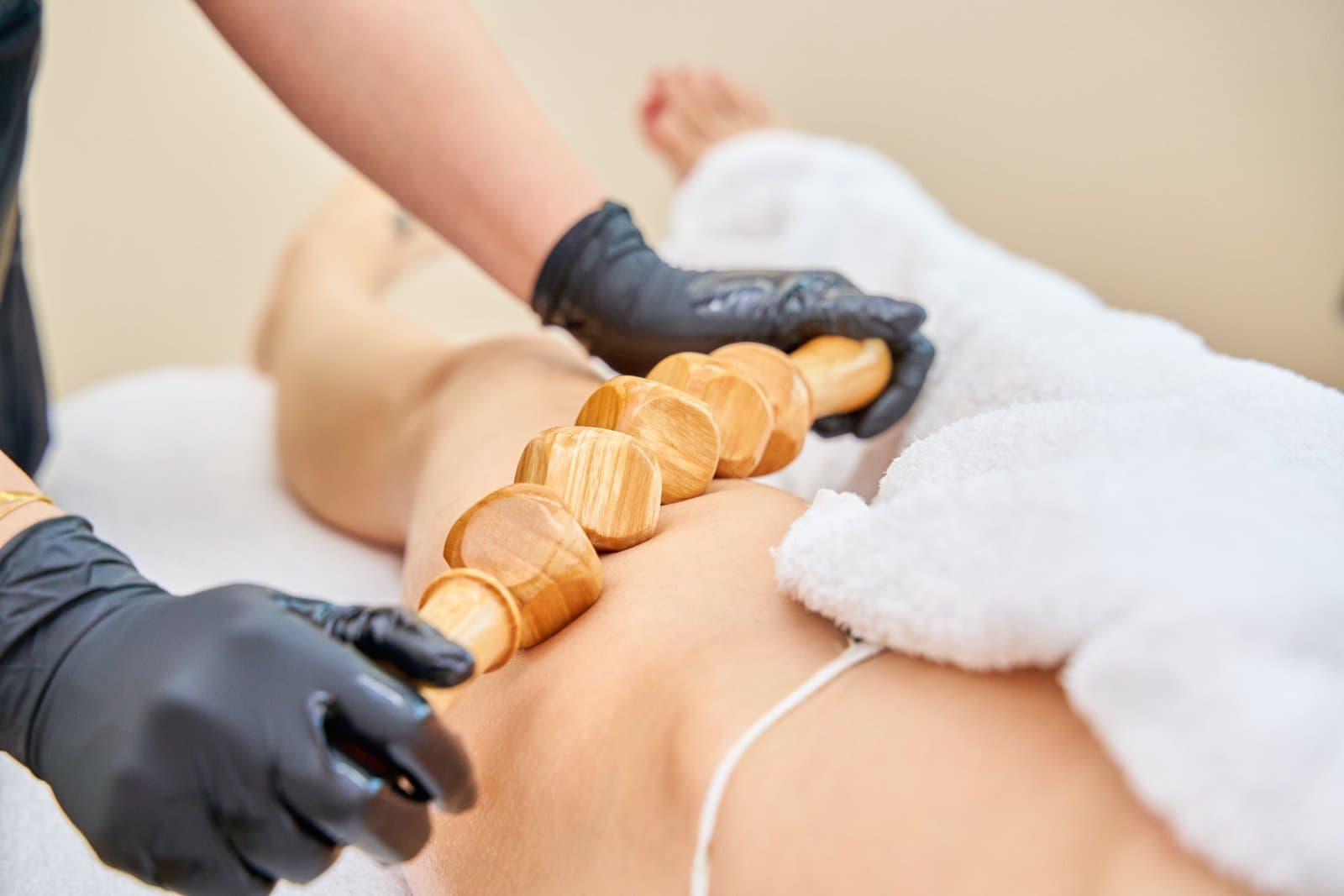¡Reduce grasa localizada y moldea tu figura! Paga RD$2,499 en vez de RD$6,000 por un tratamiento reductor corporal en R&M Estetic Center