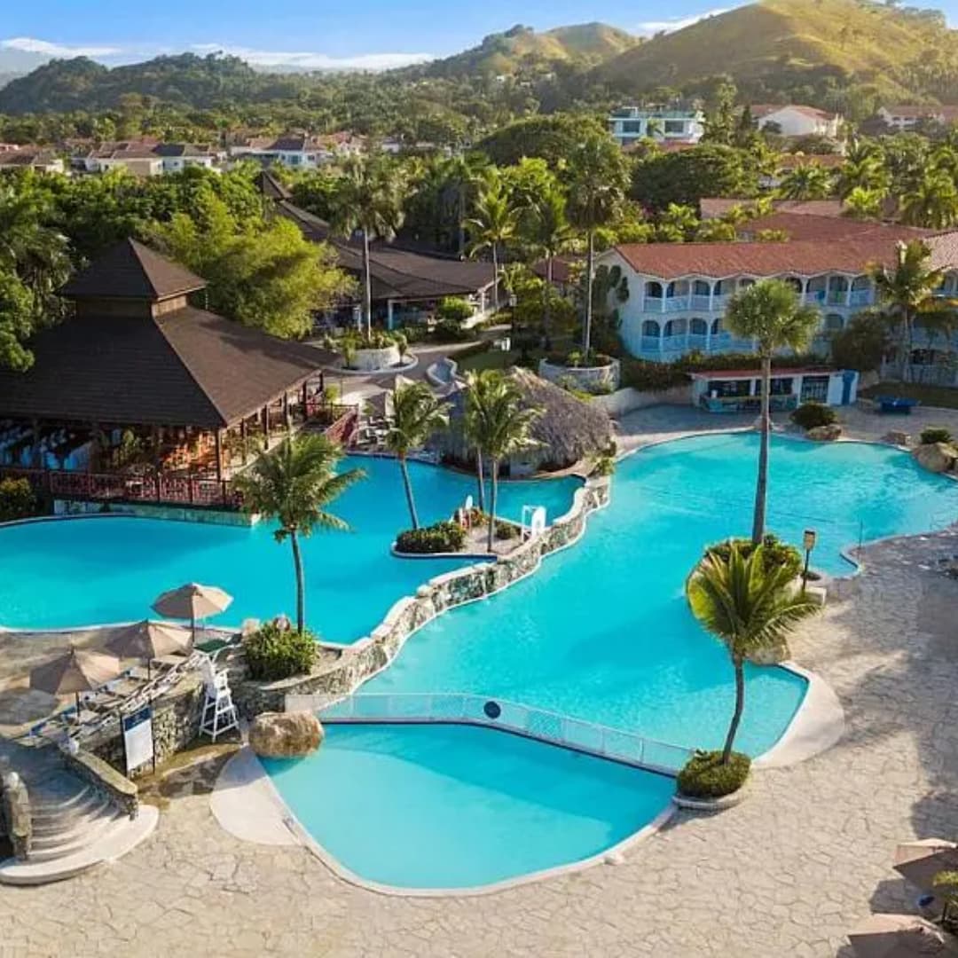 ¡Separa las vacaciones familiares en el Hotel Lifestyle Tropical | Puerto Plata! Paga RD$25,419 por 3D/2N todo incluido para 2 adultos y 1 niño hasta los 12 años GRATIS.