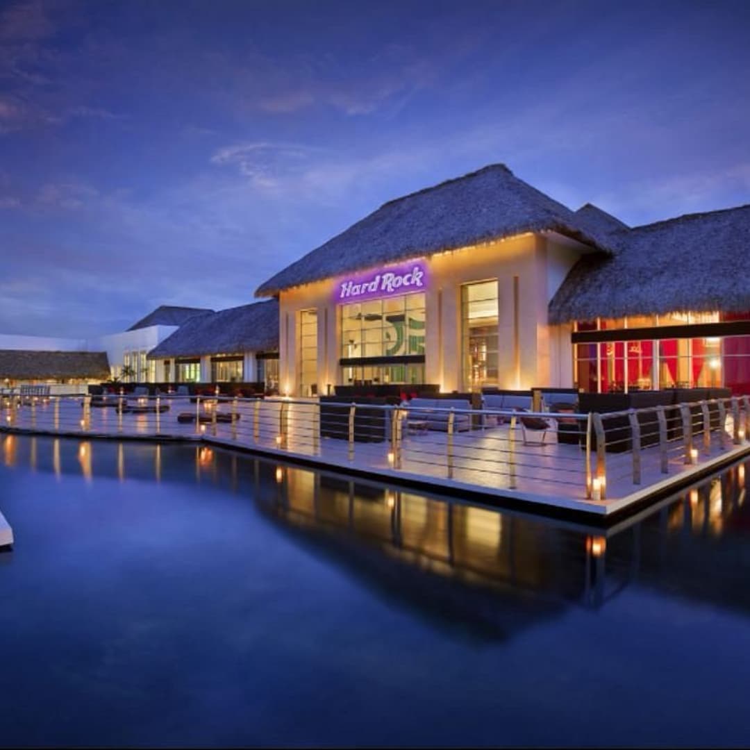 ¡Vive la magia en familia del Hard Rock | Punta Cana! Paga RD$55,419 por 3D/2N todo incluido para 2 adultos y 2 niños hasta los 17 años GRATIS.