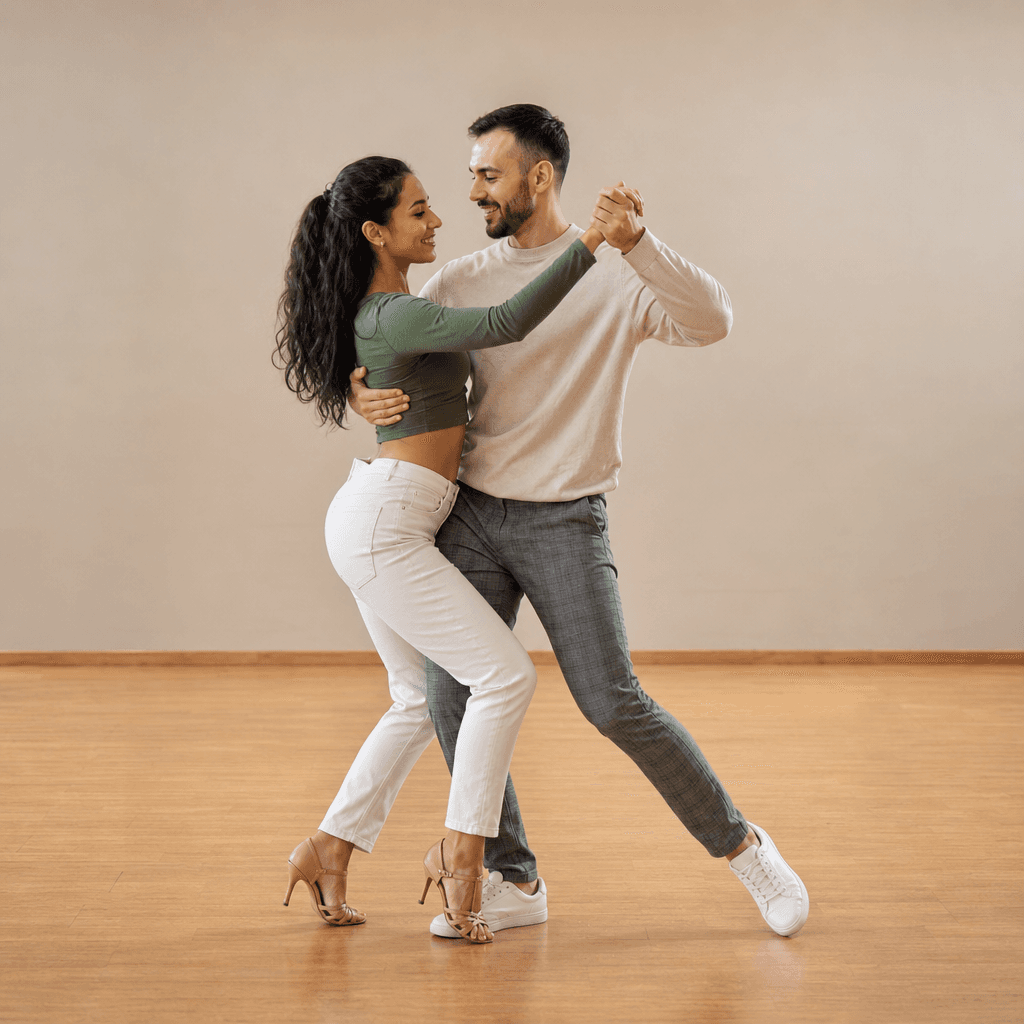 ¿Quieres aprender a bailar? Paga RD$2,499 en vez de RD$5,000 por inscripción más 1 mes de clases de salsa o bachata en Academia de Baile Team Dancer.
