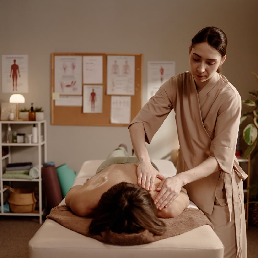 ¡Moldea tu figura y reduce medidas! Paga RD$3,499 en vez de RD$18,000 por un paquete reductor corporal en Camila Center Spa