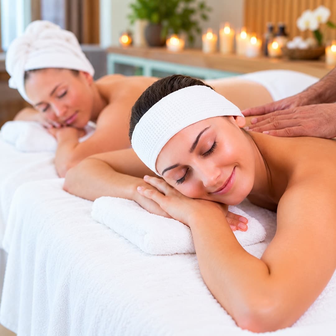 ¡Disfruta un momento de relajación para dos! Paga RD$799 en vez de RD$8,200 por Spa para 2 Personas con Masaje + Limpieza de Espalda + Piedras Volcánicas + Más en R&M Estetic Center