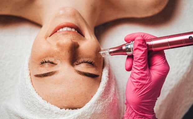 ¡Luce un rostro más joven! Paga RD$1,999 en vez de RD$6,500 y disfruta de un tratamiento facial en RR Estetic Center