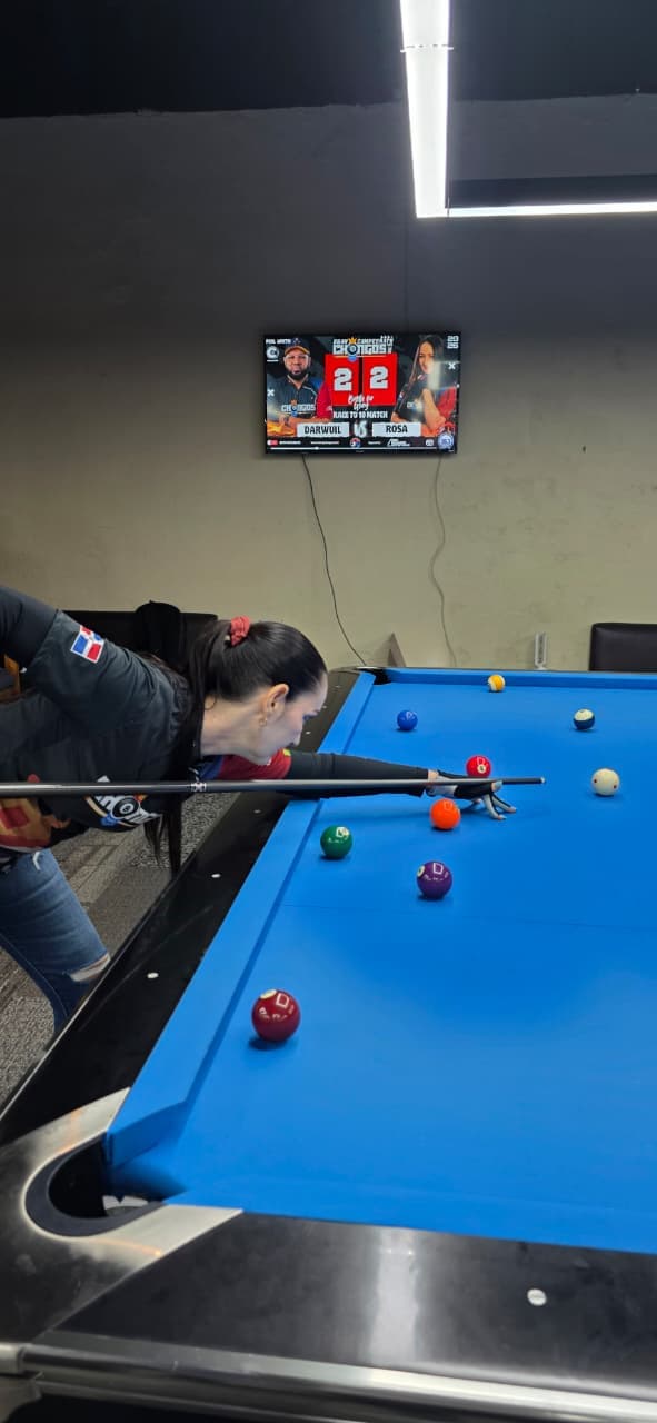 ¡Mujeres a la mesa! Paga RD$1,299 en vez de RD$3,000 por inscripción, primera mensualidad de liga y clases de billar deportivo en Chongos League